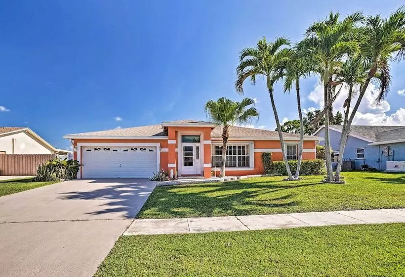 Royal Palm Beach Retreat ~ 13 Mi To Beach!