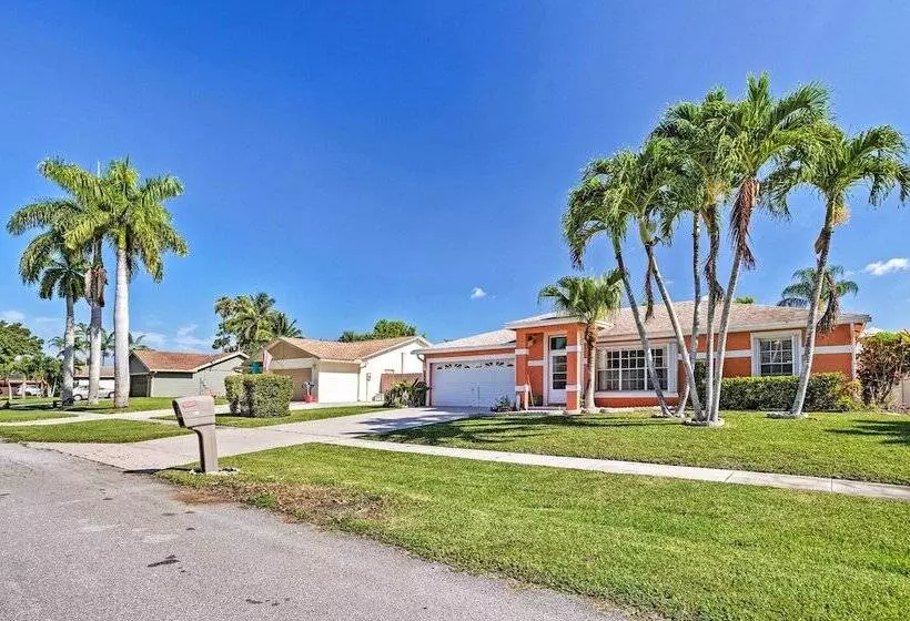 Royal Palm Beach Retreat ~ 13 Mi To Beach!