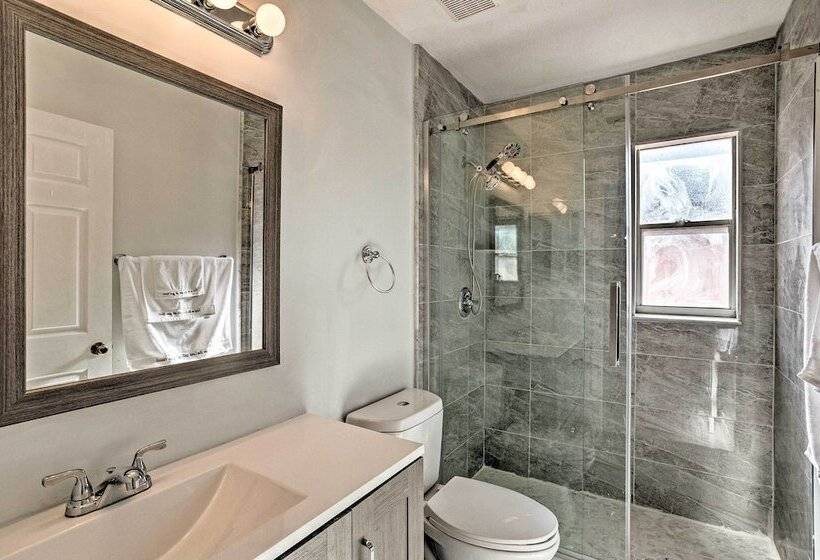 Royal Palm Beach Retreat ~ 13 Mi To Beach!