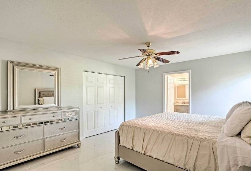 Royal Palm Beach Retreat ~ 13 Mi To Beach!