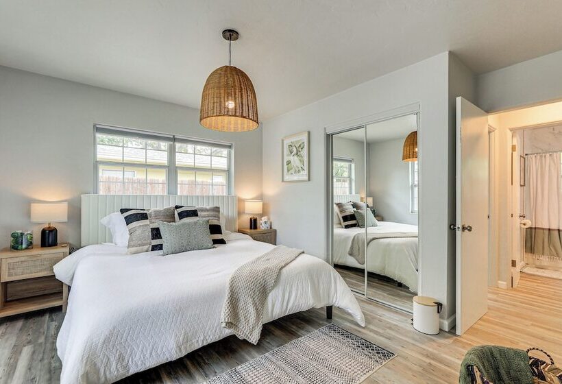 Sarasota Duplex In Gillespie Park: 1 Mi To Dtwn!