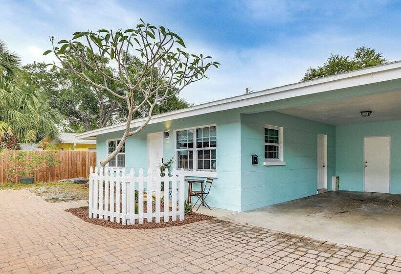 Sarasota Duplex In Gillespie Park: 1 Mi To Dtwn!