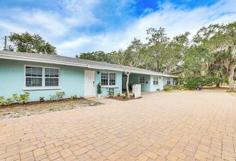 Sarasota Duplex In Gillespie Park: 1 Mi To Dtwn!
