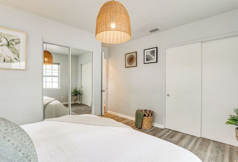 Sarasota Duplex In Gillespie Park: 1 Mi To Dtwn!