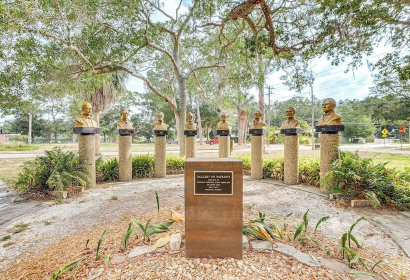 Sarasota Duplex In Gillespie Park: 1 Mi To Dtwn!