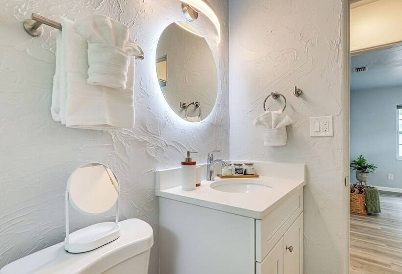 Sarasota Duplex In Gillespie Park: 1 Mi To Dtwn!