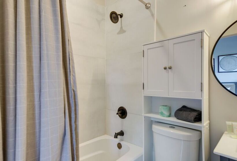 Sevierville Home W/ Hot Tub + Game Room!