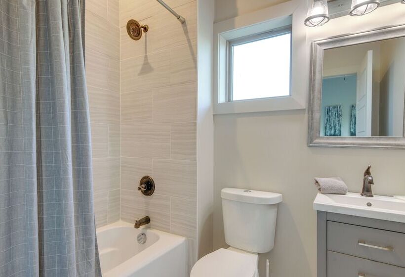 Sevierville Home W/ Hot Tub + Game Room!