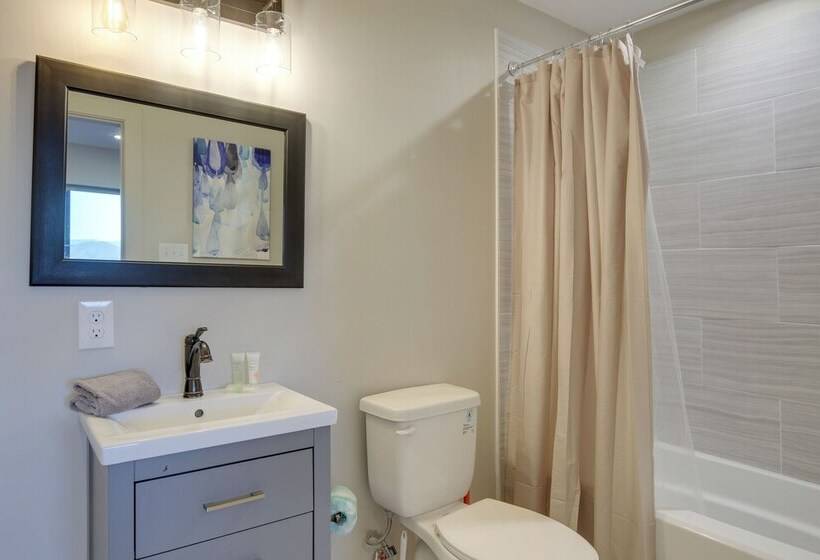 Sevierville Home W/ Hot Tub + Game Room!