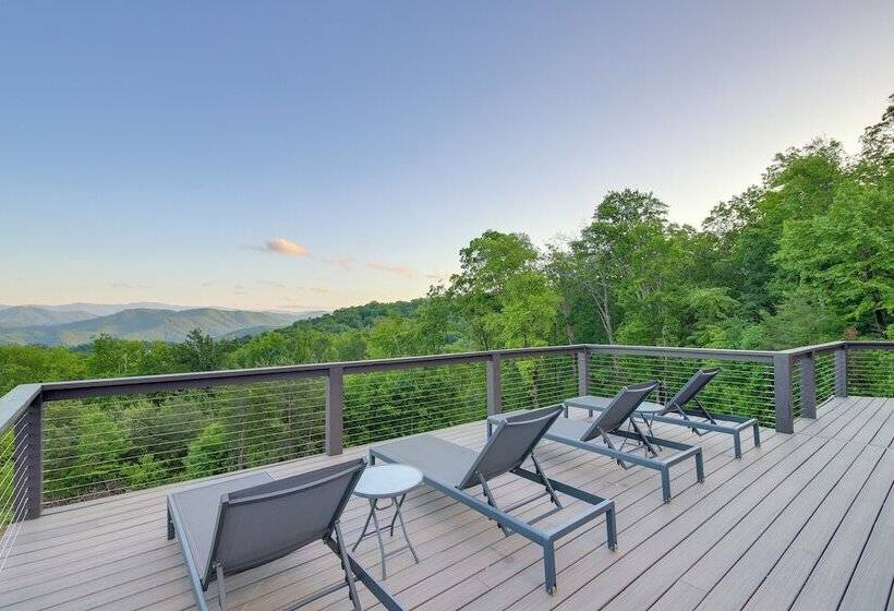 Sevierville Home W/ Hot Tub + Game Room!