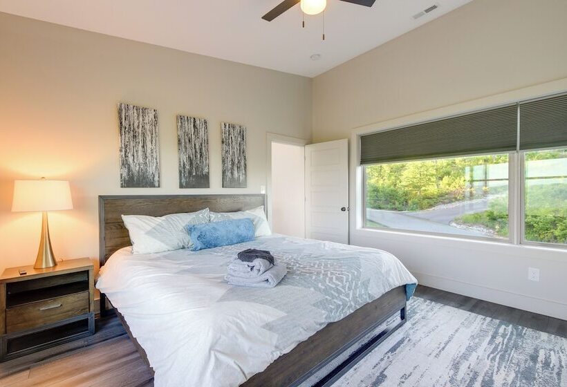 Sevierville Home W/ Hot Tub + Game Room!