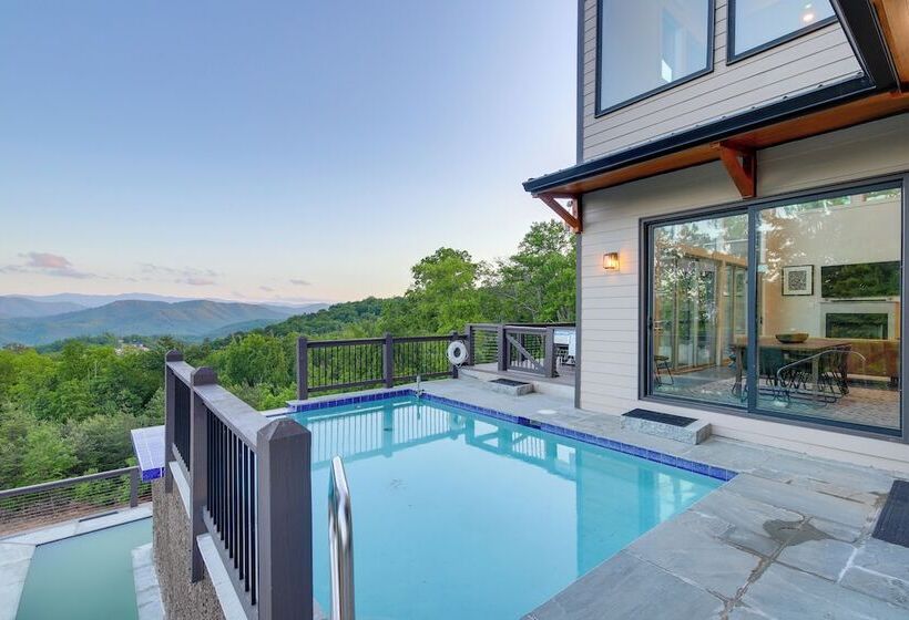 Sevierville Home W/ Hot Tub + Game Room!