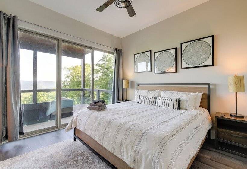 Sevierville Home W/ Hot Tub + Game Room!