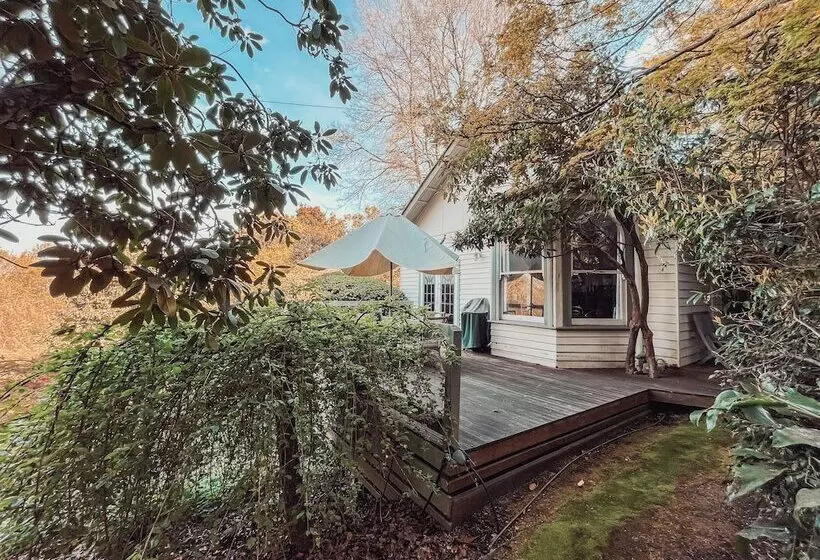 Woolrich Cottage At Woolrich Estate