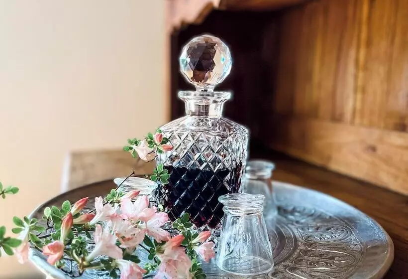 Woolrich Cottage At Woolrich Estate