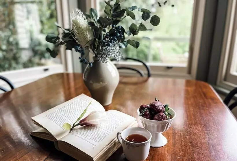 Woolrich Cottage At Woolrich Estate