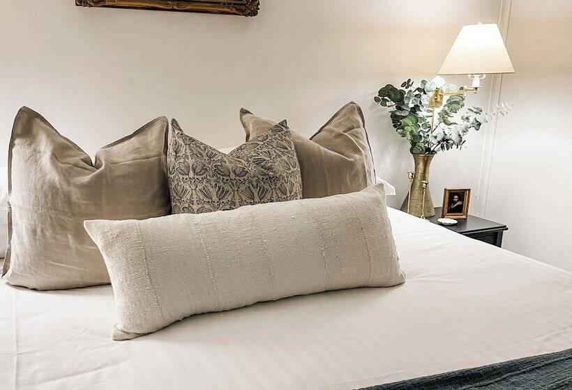 Woolrich Cottage At Woolrich Estate