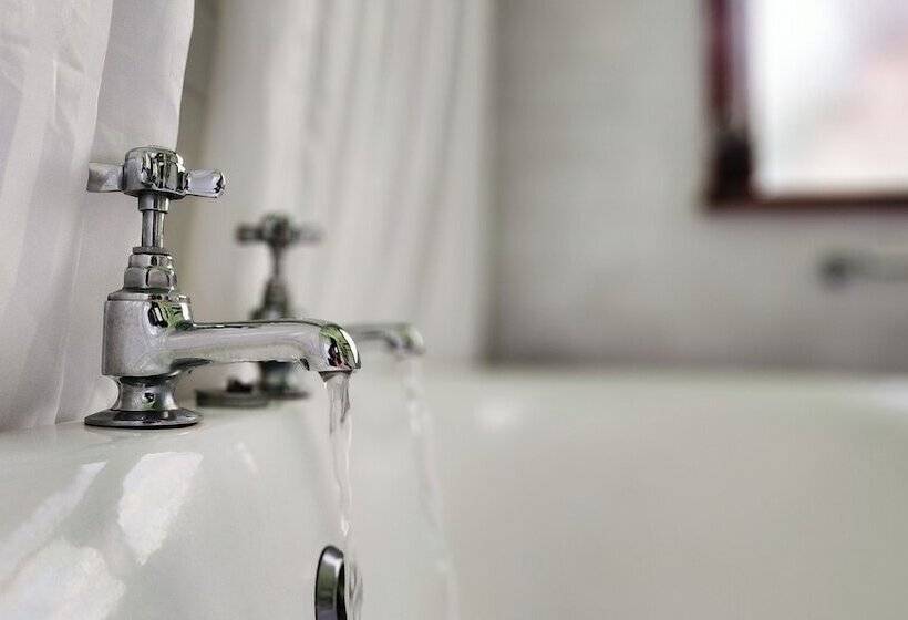 Woolrich Cottage At Woolrich Estate