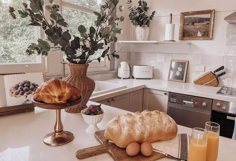 Woolrich Cottage At Woolrich Estate