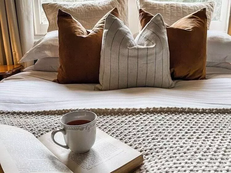 Woolrich Cottage At Woolrich Estate