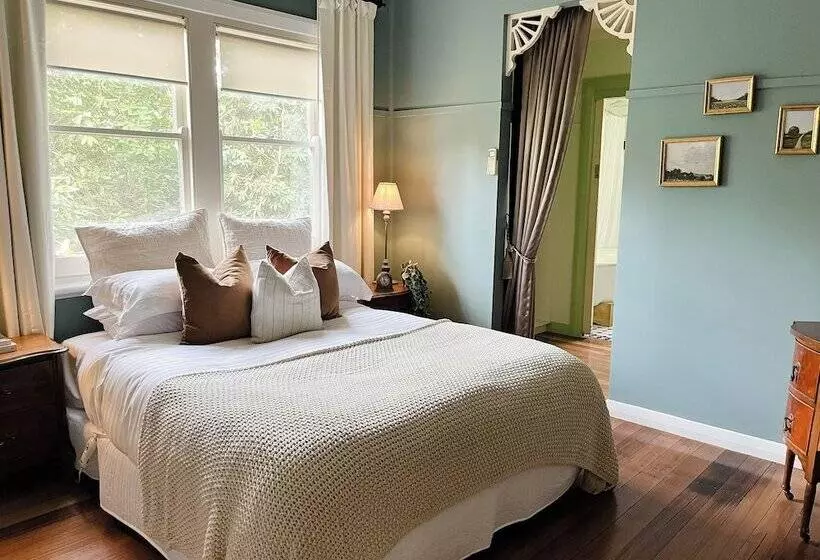 Woolrich Cottage At Woolrich Estate