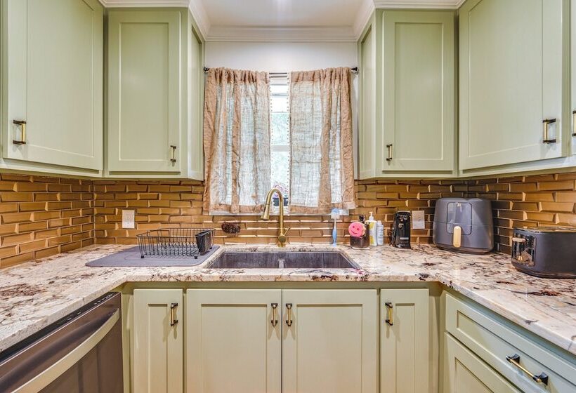 17 Mi To Lafayette: Maurice  Country Ranch Estate