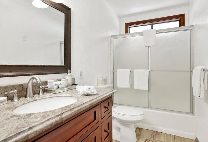 Belmont Pines Cottage #2382