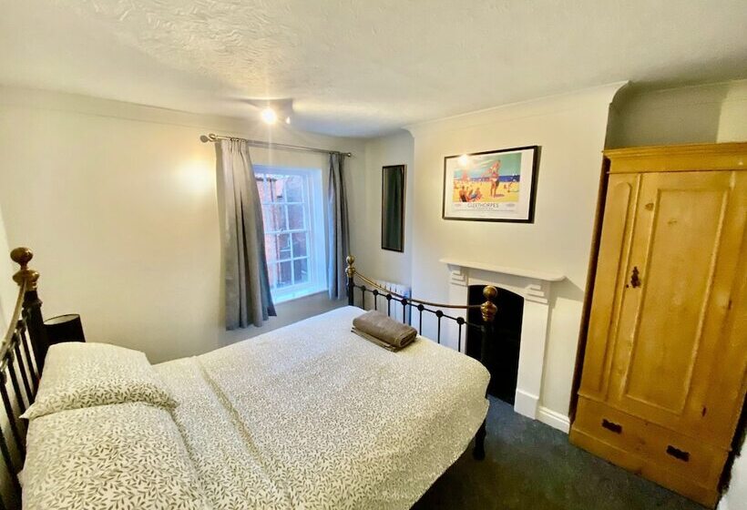 Characterful 3 Bed Cottage In Barrow Upon Humber