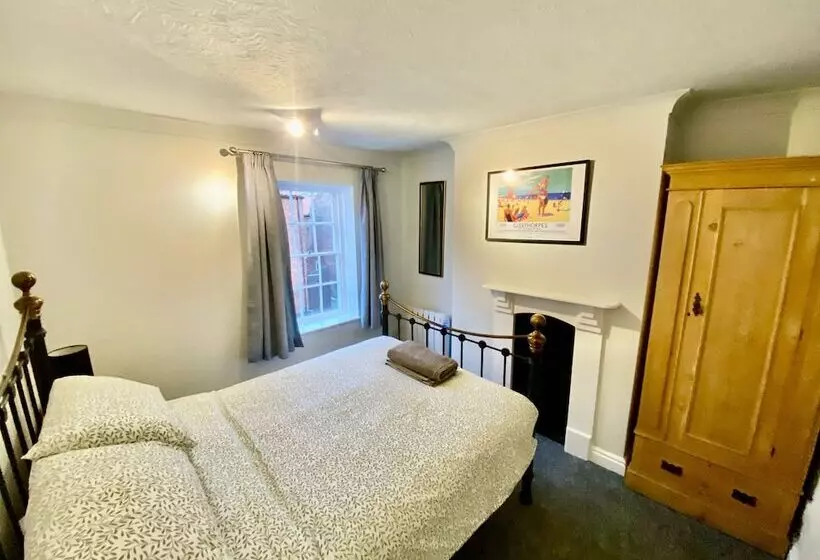 Characterful 3 Bed Cottage In Barrow Upon Humber