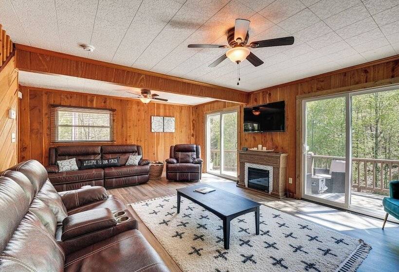 Charming Murphy Cabin W/ Fire Pits & Resort Perks!