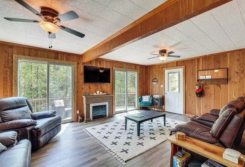 Charming Murphy Cabin W/ Fire Pits & Resort Perks!