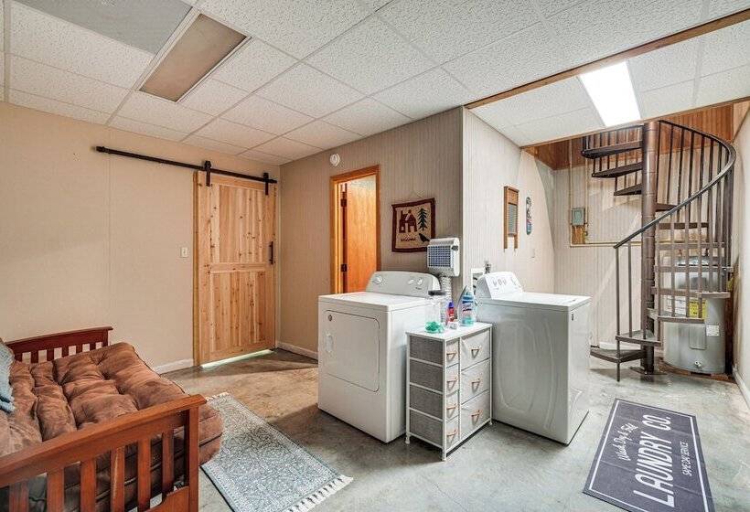 Charming Murphy Cabin W/ Fire Pits & Resort Perks!