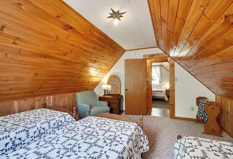 Charming Murphy Cabin W/ Fire Pits & Resort Perks!