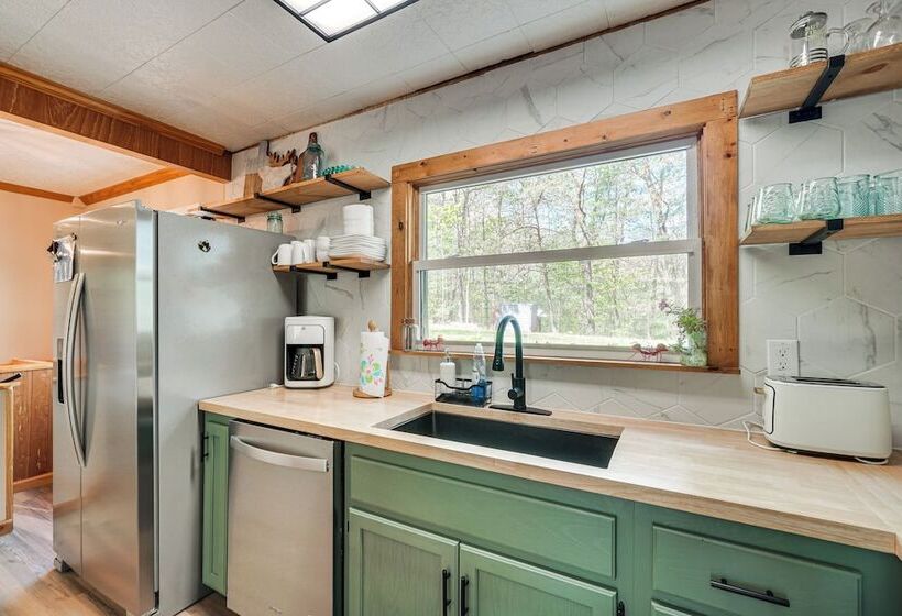 Charming Murphy Cabin W/ Fire Pits & Resort Perks!