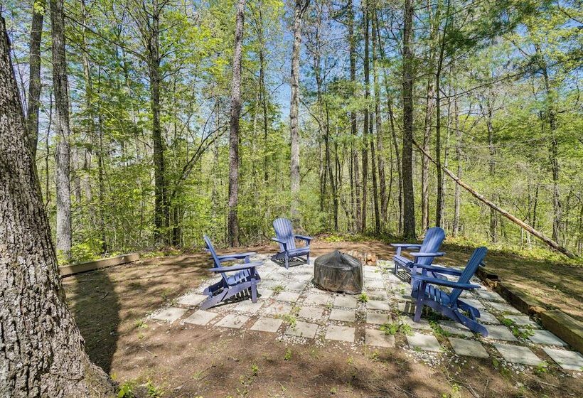 Charming Murphy Cabin W/ Fire Pits & Resort Perks!