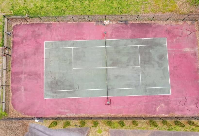 Charming Murphy Cabin W/ Fire Pits & Resort Perks!