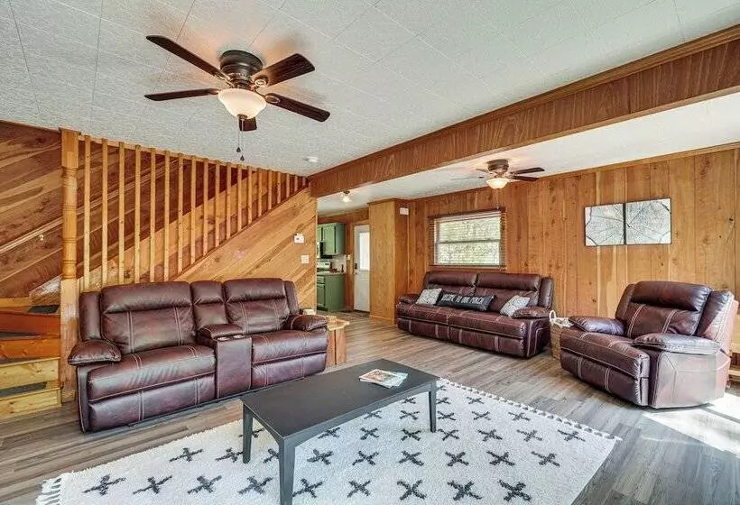 Charming Murphy Cabin W/ Fire Pits & Resort Perks!