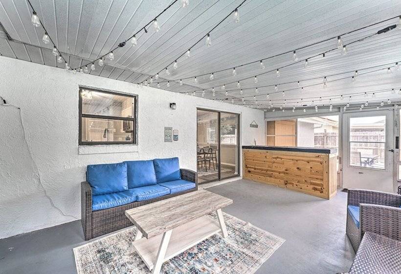 Saltwater Pool, Patio & Sunroom: Deltona Home!