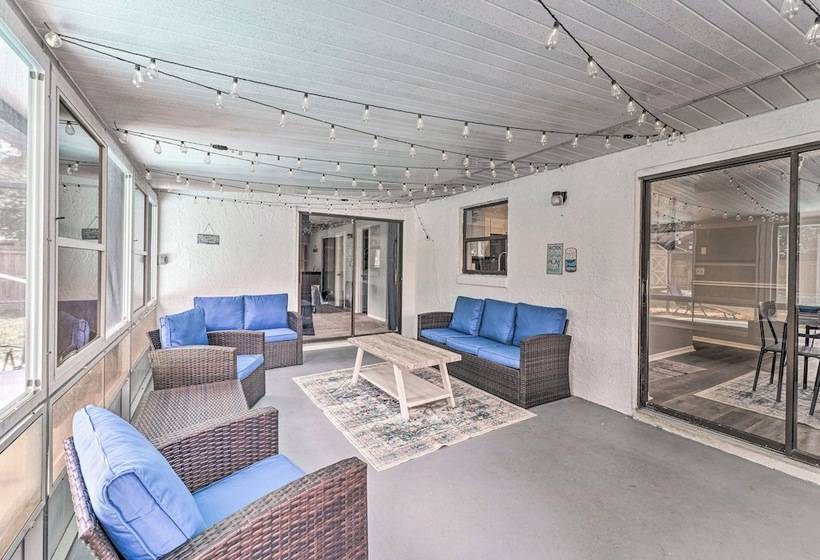 Saltwater Pool, Patio & Sunroom: Deltona Home!