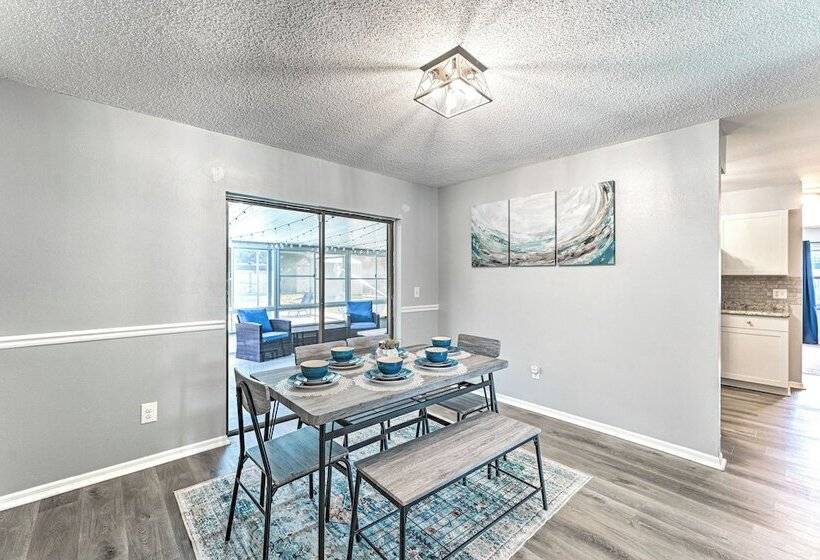 Saltwater Pool, Patio & Sunroom: Deltona Home!