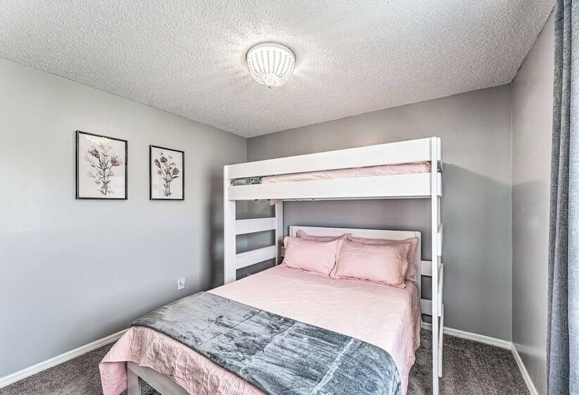 Saltwater Pool, Patio & Sunroom: Deltona Home!