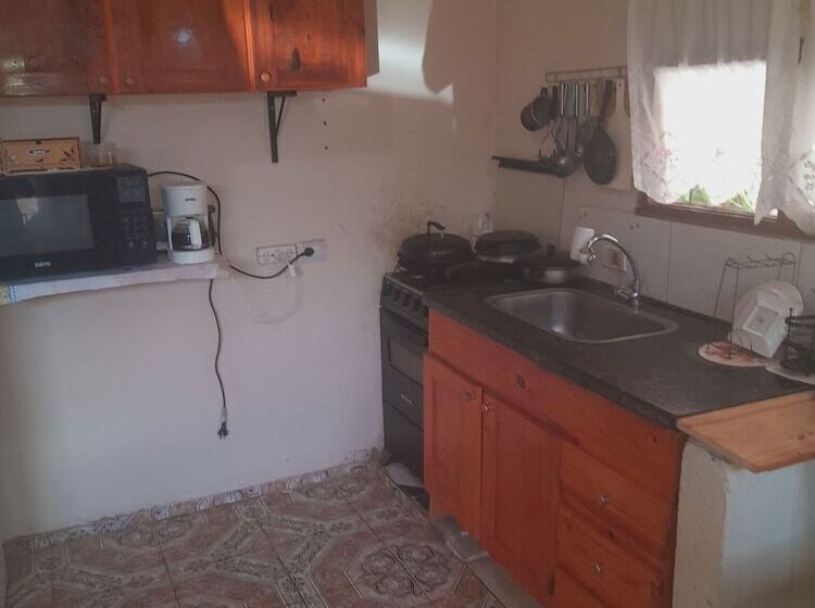 مسافرخانه Valeria