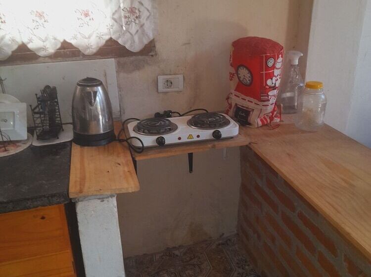 مسافرخانه Valeria