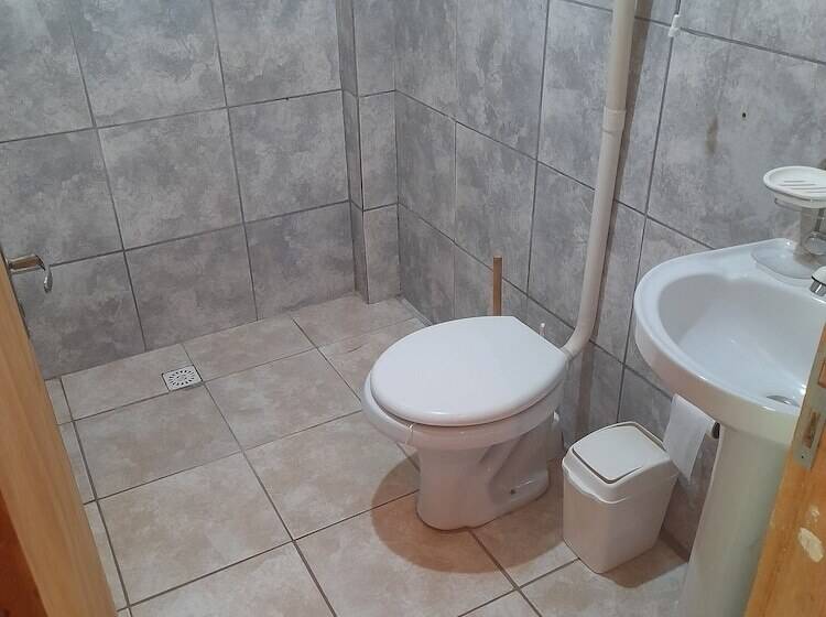 مسافرخانه Valeria