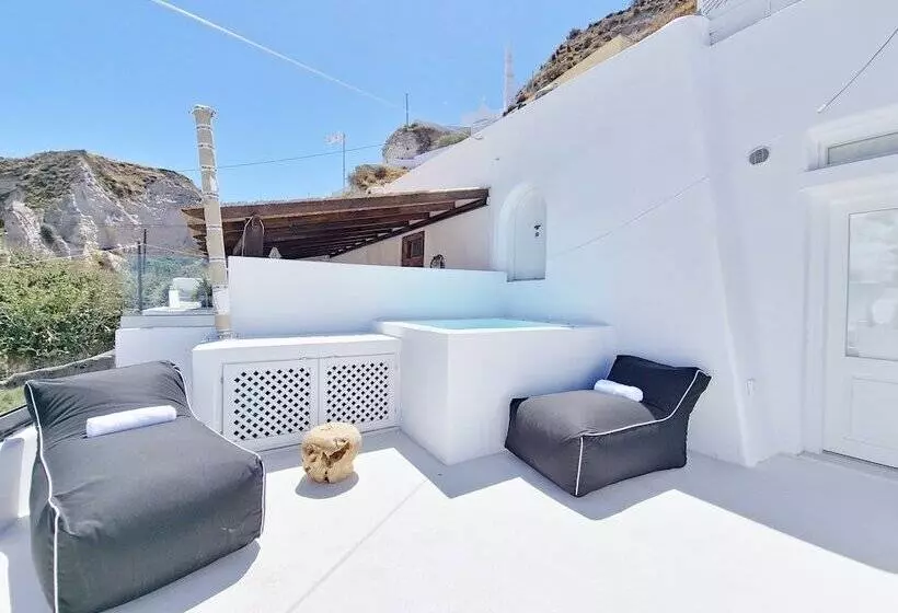 هتل The Magic Luxury Cave Suites
