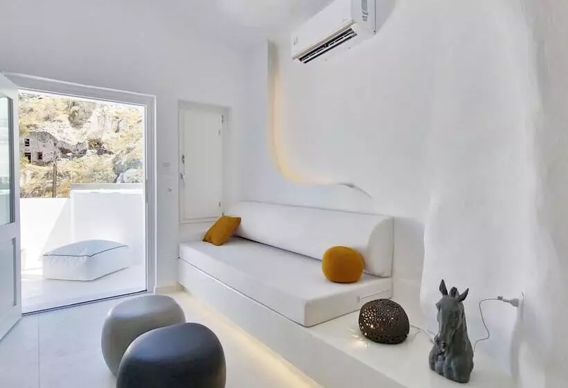 هتل The Magic Luxury Cave Suites