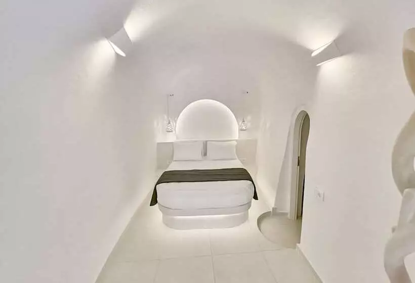 هتل The Magic Luxury Cave Suites