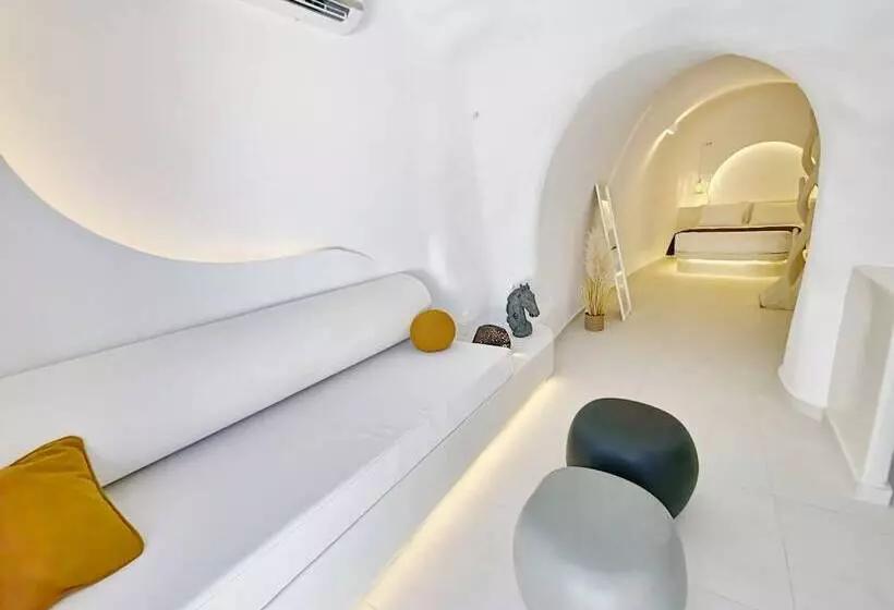 هتل The Magic Luxury Cave Suites