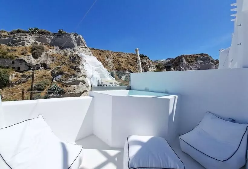 هتل The Magic Luxury Cave Suites