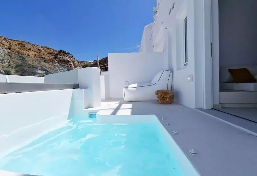 هتل The Magic Luxury Cave Suites